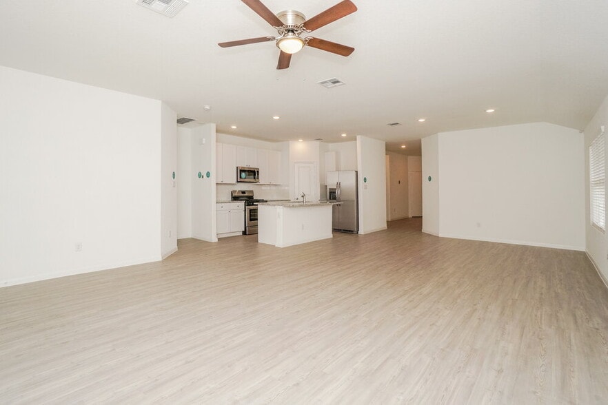 Building Photo - 9923 Pears Ml