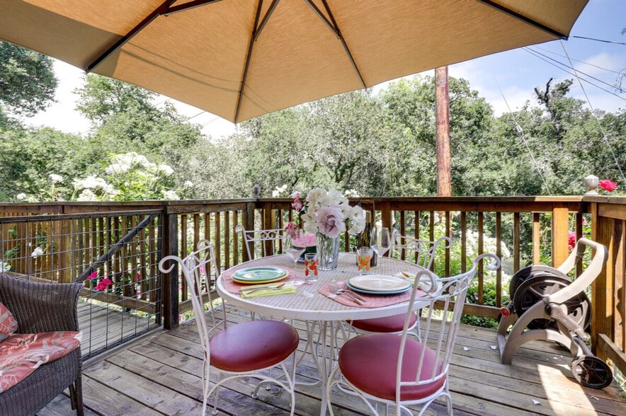 Building Photo - 4460 Lakeside Rd