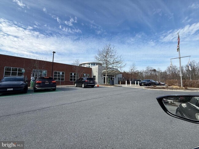 Building Photo - 1138 Cove Rd