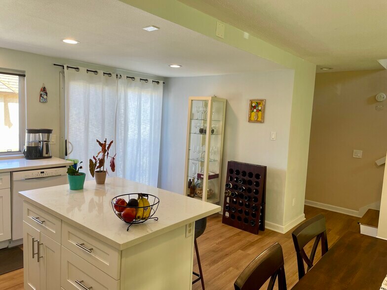 Dining / kitchen - 2742 Meadow Lark Dr