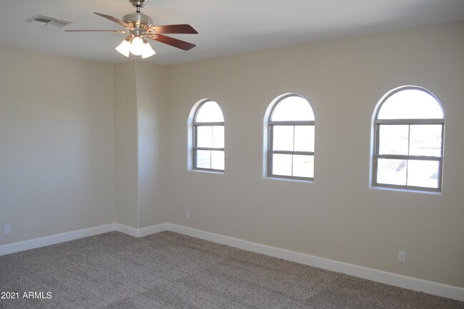 Building Photo - 7637 E Calle De Las Brisas