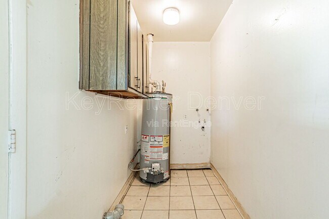 Building Photo - 57 Newland Ct