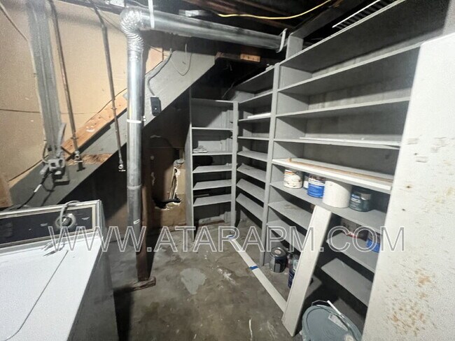 Building Photo - 1001 E Sego Lily Dr