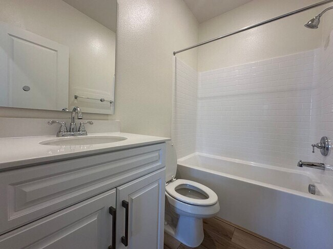 Building Photo - 4 bedroom home for leasing in Chino