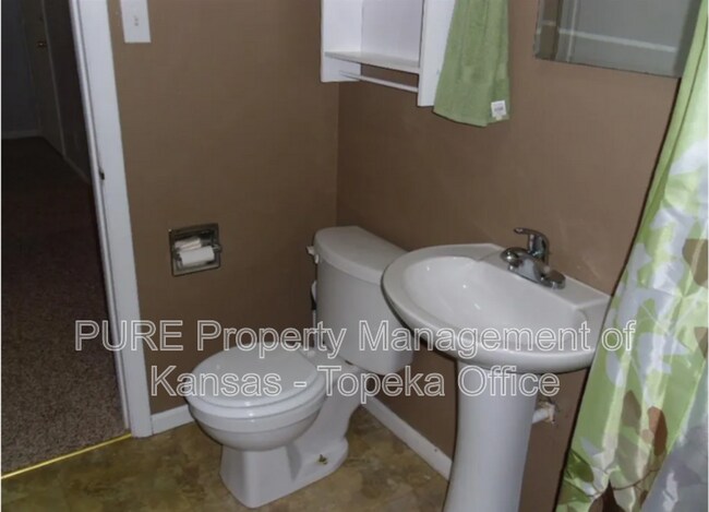 Building Photo - 2333 SW Moundview Dr