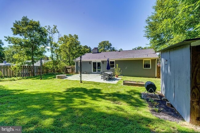 Building Photo - 7806 Jansen Dr