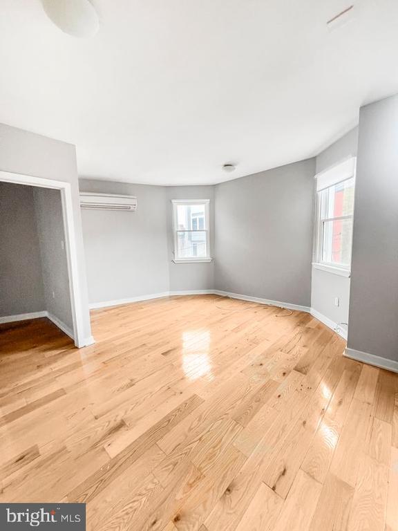 Building Photo - 1546 Frankford Ave