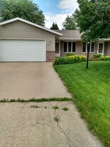 Building Photo - 2332 N Skylark Dr