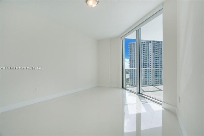 Building Photo - 17301 Biscayne Blvd