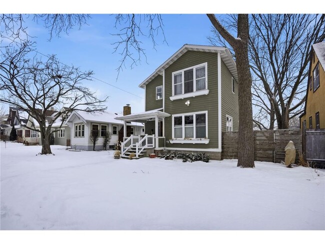 Building Photo - 241 Russell Ave S