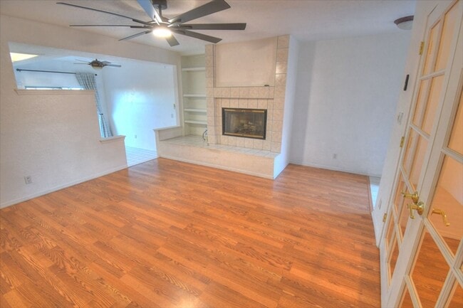 Building Photo - Live in the Foothills