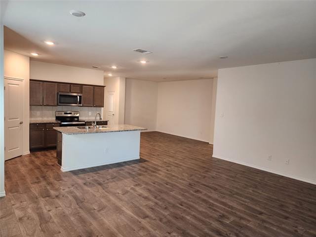Building Photo - 106 Admiral Ln
