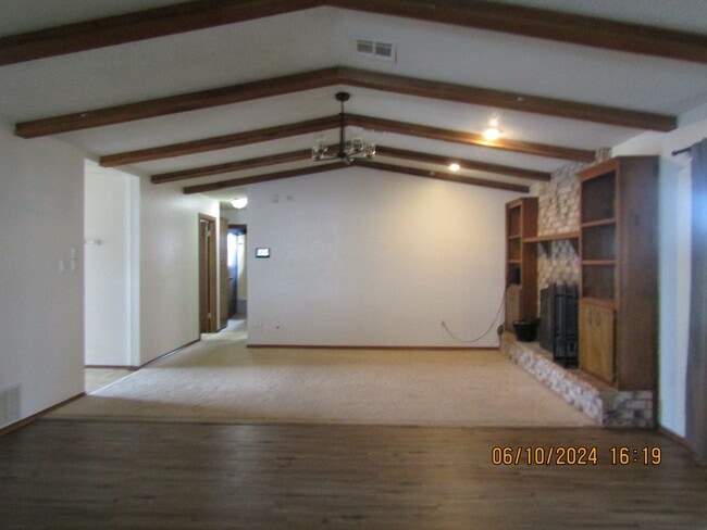 Building Photo - Great home located in Terrace Hills!