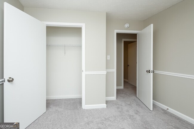 Building Photo - 3075 Palomino Dr