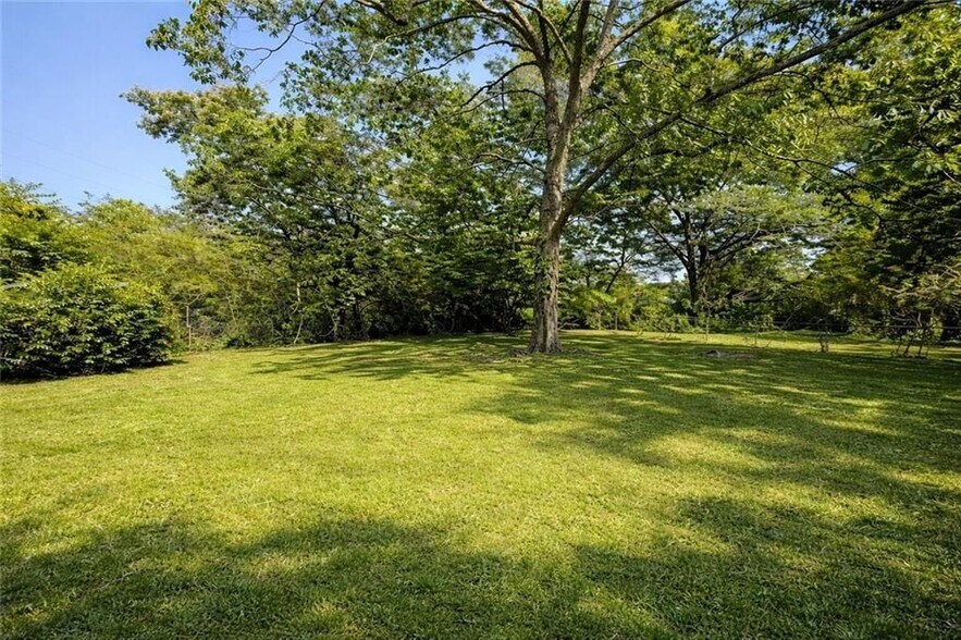 Building Photo - 7230 Mockingbird Trail