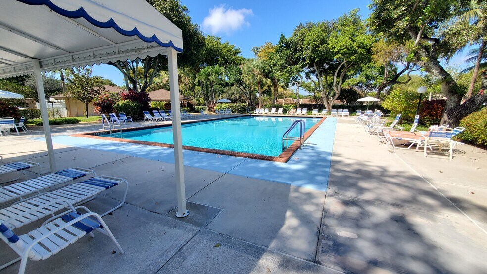 Pool Area - 3800 Oaks Clubhouse Dr