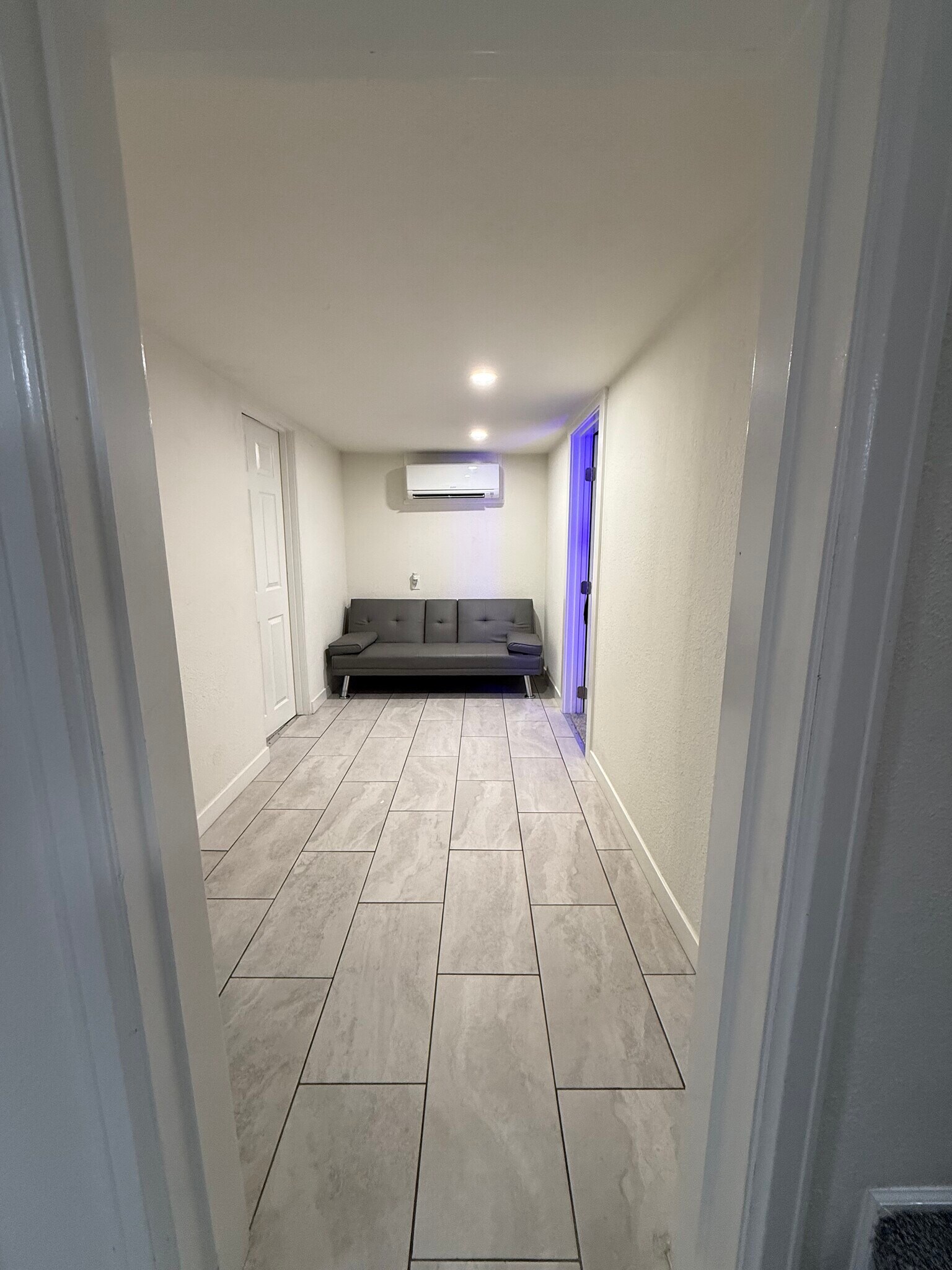 Building Photo - 1124 S Powerline Rd