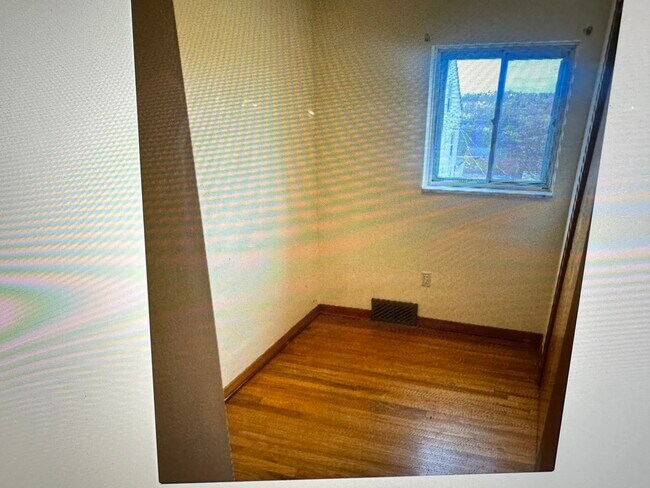 Building Photo - 1649 Westmont Ave