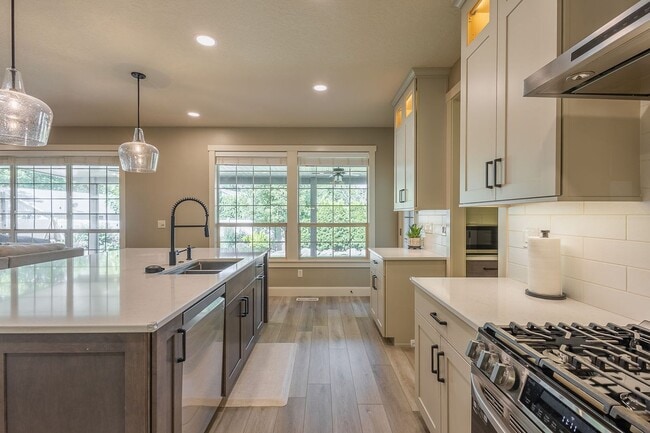 Building Photo - Stunningly Upgraded 4-Bedroom Home in Prime Eagle Location