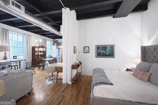 Building Photo - 1736 Liberty Ln