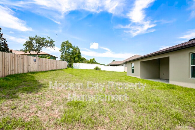 Building Photo - 2440 Ring Rd