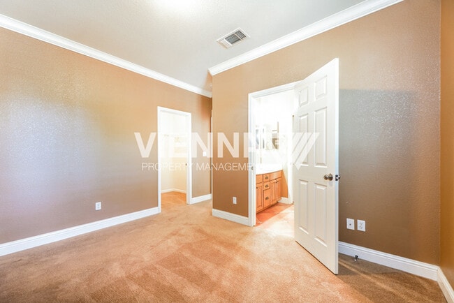 Building Photo - 1311 Green Ravine Dr