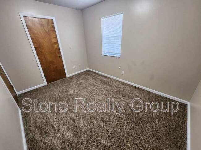 Building Photo - 2478 E Clayton Dr