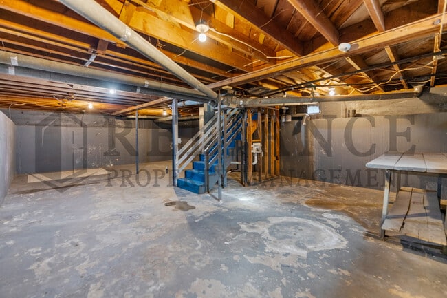 Building Photo - 3408 S Hiram Ave