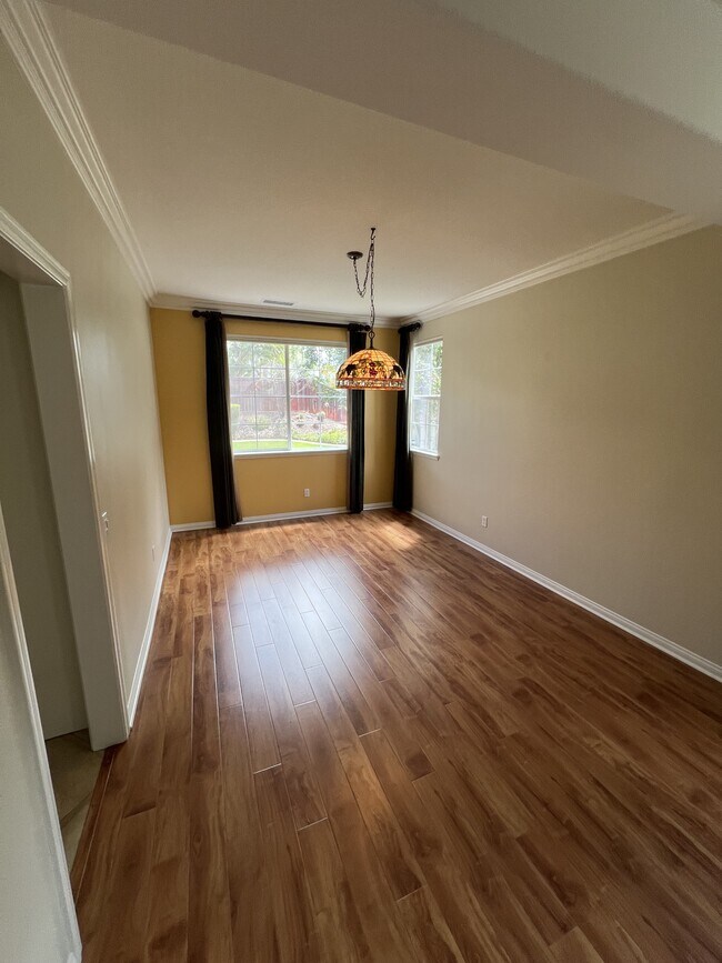 Building Photo - 42251 Harwick Ln