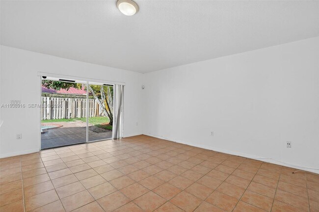 Building Photo - 14300 SW 152nd Pl