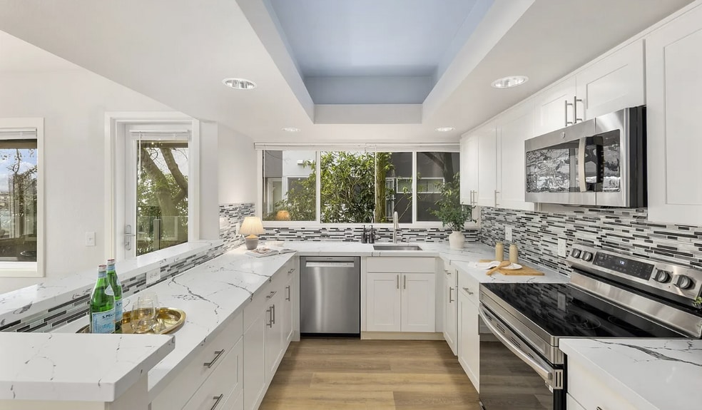 Building Photo - 1768 Aurora Ave N