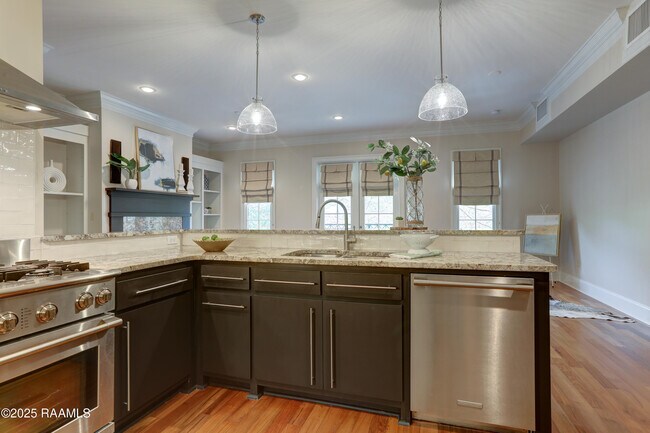 Building Photo - 605 Silverstone Rd