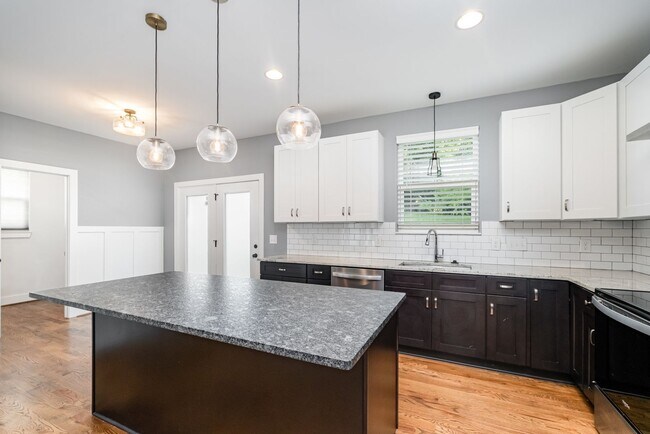 Building Photo - 1004 Antioch Pike
