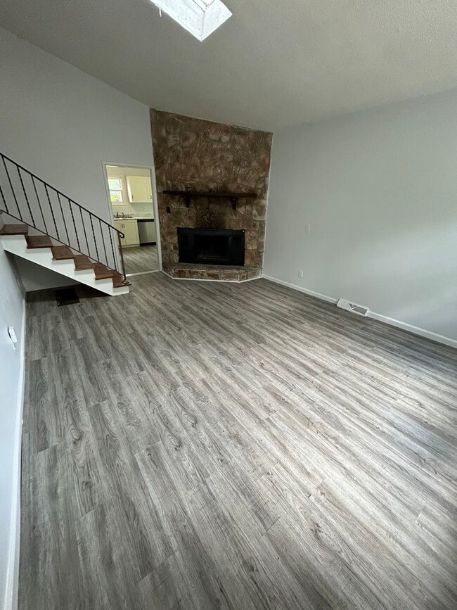 Building Photo - COMING SOON! 3 Bed 1.5 Bath Home! $1495.00