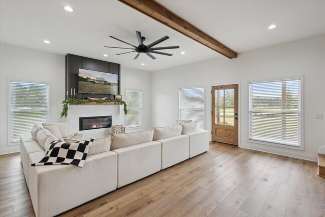 Building Photo - 1513 Paris Ave