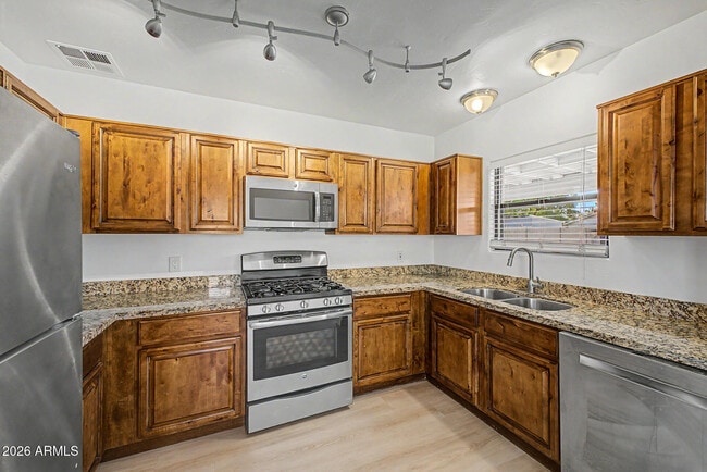 Building Photo - 156 W Highland Ave