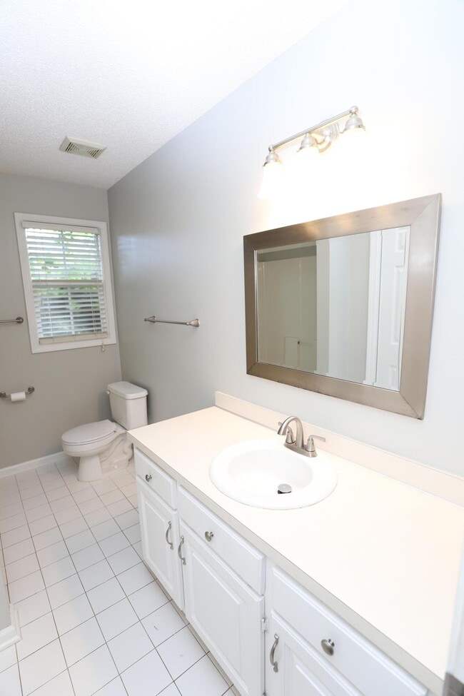 Building Photo - 1450 Morris Way Dr
