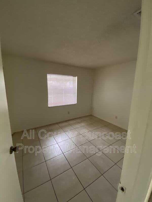 Building Photo - 503 E Curlew Pl