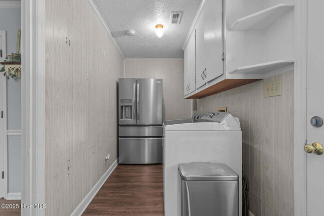 Building Photo - Beautiful 3 Bedroom, 2 Bath Home -135 Yate...