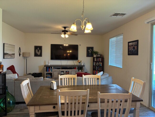 Building Photo - 17540 W Country Club Terrace