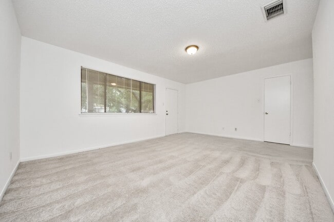 Building Photo - 15534 Weldon Dr