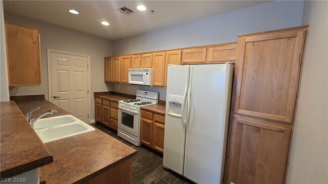 Building Photo - 3975 N Hualapai Way