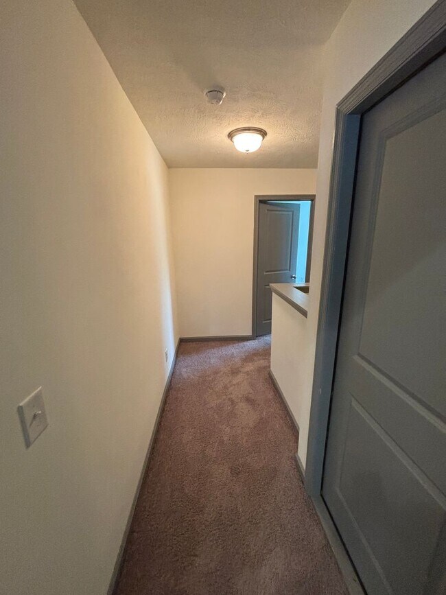 Building Photo - 703 Buddy Ct