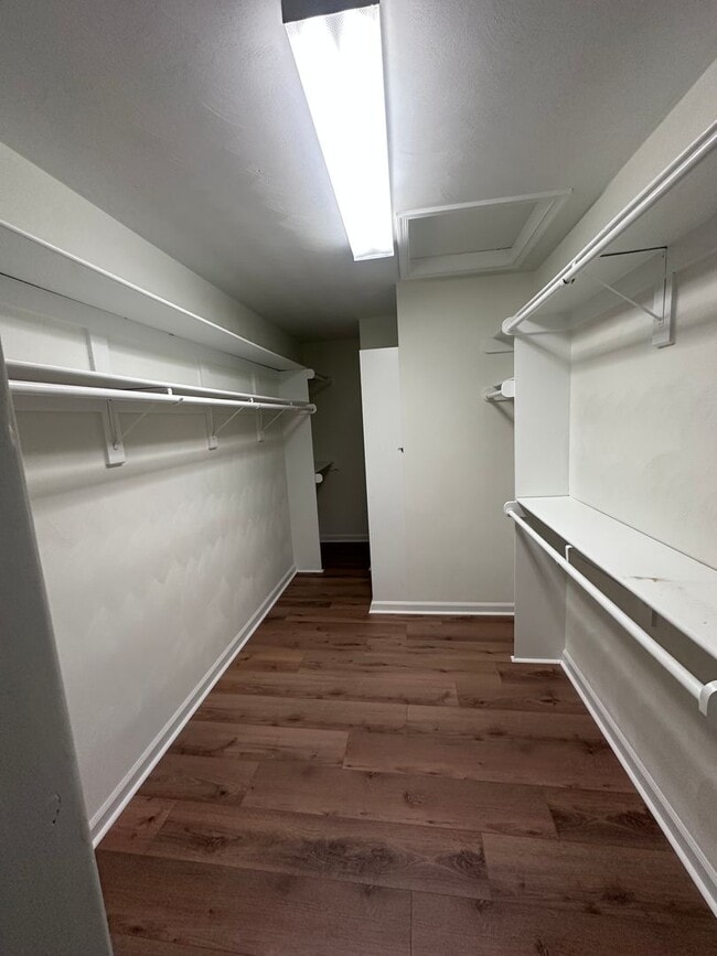 Building Photo - House for Rent