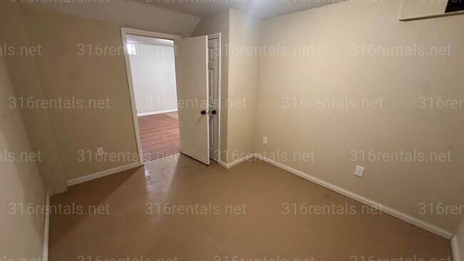 Building Photo - 1248 N Volutsia