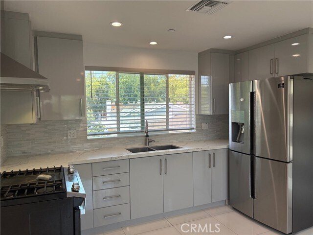 Building Photo - 1221 Irving Ave