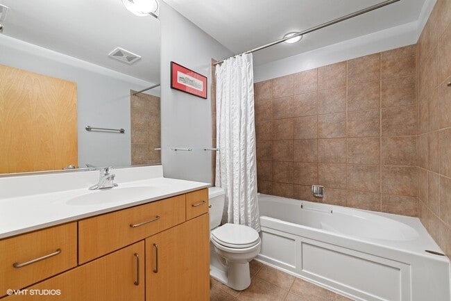 Building Photo - 2201 W Wabansia Ave