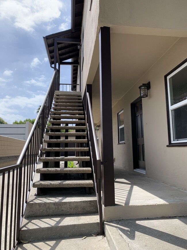 Front stairwell - 846 Manhattan Beach Blvd