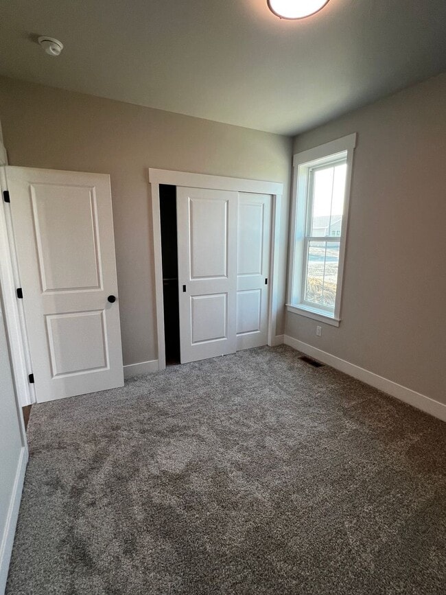 Building Photo - 76 Dryfly Ln