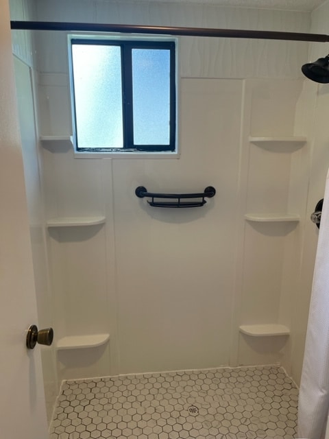 Master walkin shower - 43 Hembury Ln